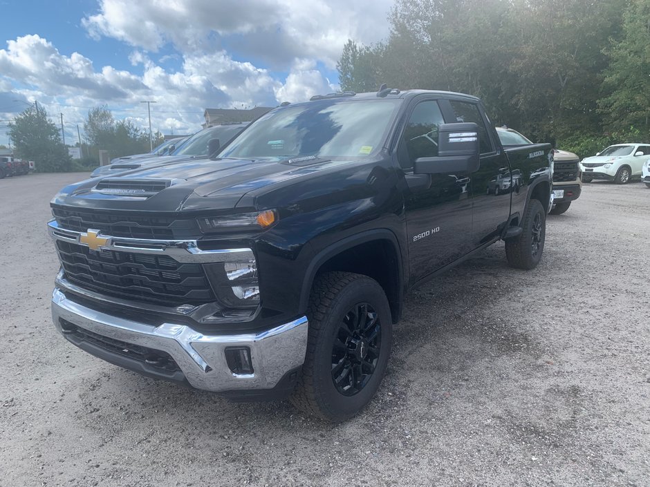 Chevrolet SILVERADO 2500 HD  2025 à Sturgeon Falls, Ontario - w940px