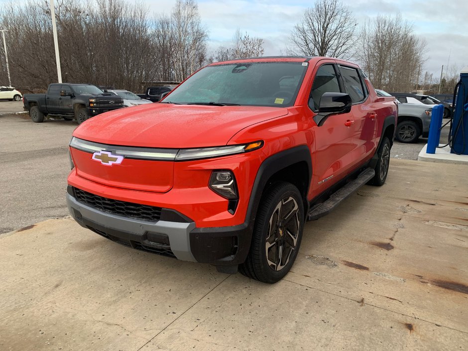 Chevrolet Silverado EV  2025 à Sturgeon Falls, Ontario - w940px