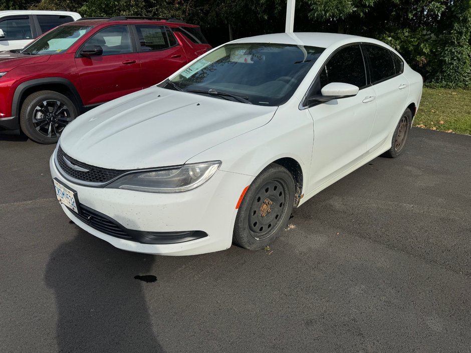 2015 Chrysler 200LX in Sturgeon Falls, Ontario - w940px