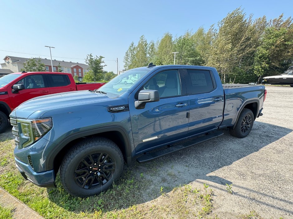 2025 GMC SIERRA 1500 ELEVATION CREW 4WD in Sturgeon Falls, Ontario - w940px