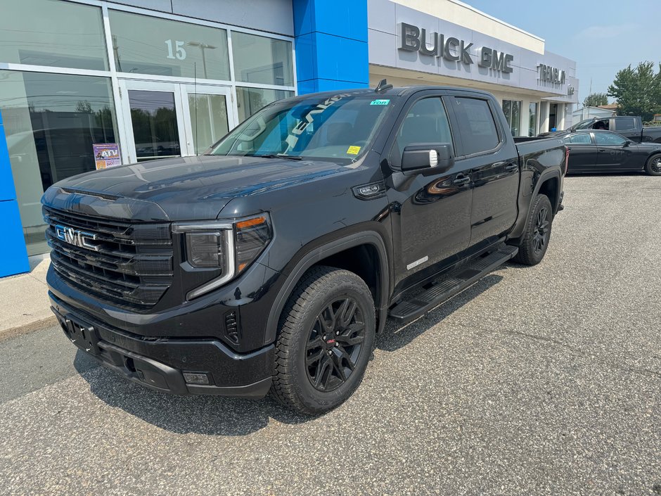 GMC SIERRA 1500 ELEVATION CREW 4WD  2025 à Sturgeon Falls, Ontario - w940px