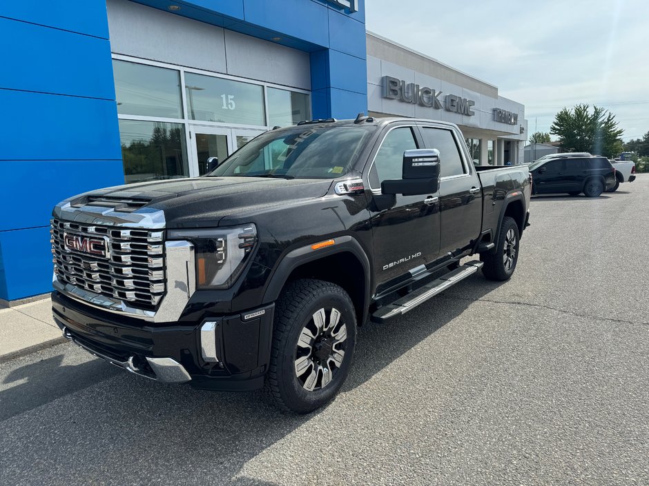 GMC SIERRA 2500 DENALI CREW CAB  2025 à Sturgeon Falls, Ontario - w940px