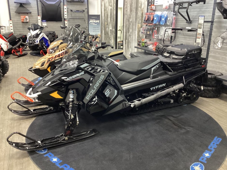 2025 Polaris PROSTAR S 4   TITAN ADVENTURE
