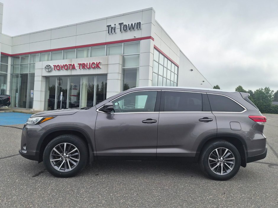 2019 Toyota HIGHLANDER XLE in Temiskaming Shores, Ontario