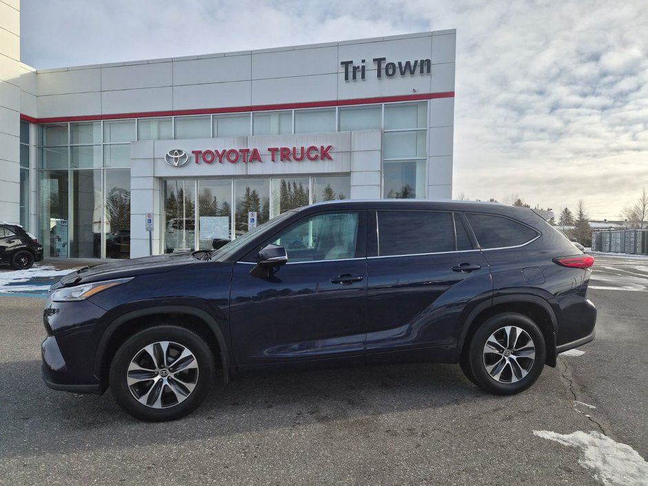 2020 Toyota HIGHLANDER XLE in Temiskaming Shores, Ontario