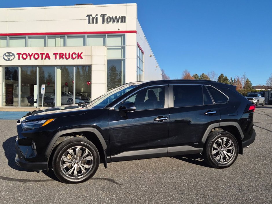 Toyota RAV4 HYBRID LIMITED 2023 à Temiskaming Shores, Ontario