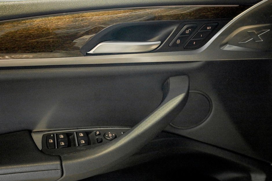 2022 BMW X3 xDrive30i-7