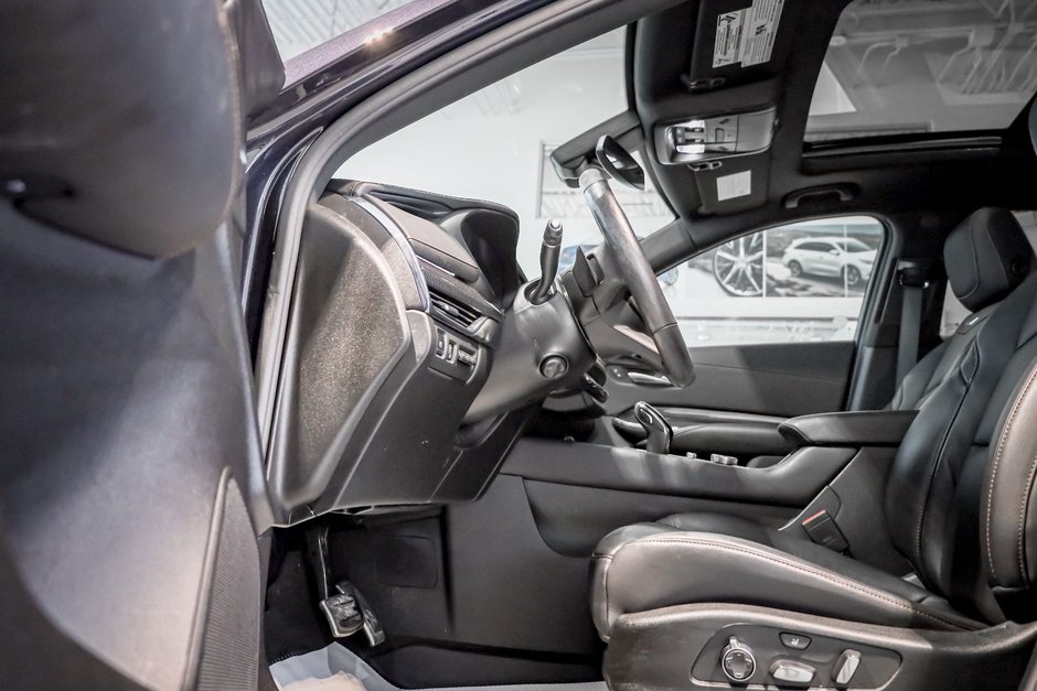 2023 Cadillac XT4 AWD Sport-6