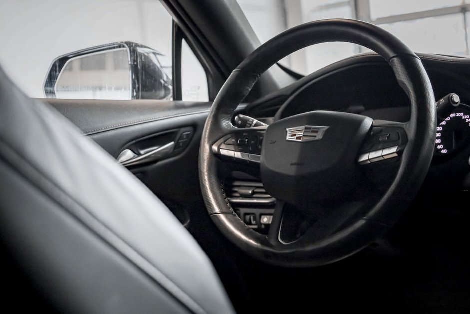 2023 Cadillac XT4 AWD Sport-13