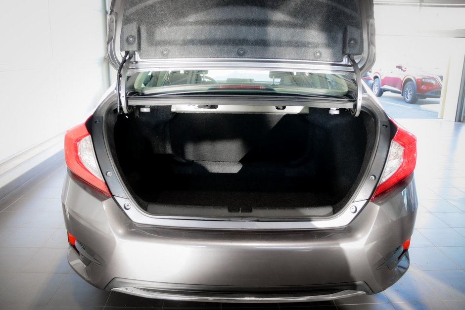 2021 Honda Civic Sedan LX-8