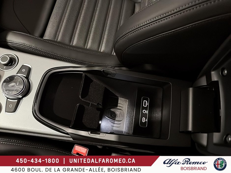 2025 Alfa Romeo Stelvio-19