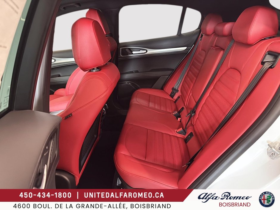 Alfa Romeo Stelvio  2025-8