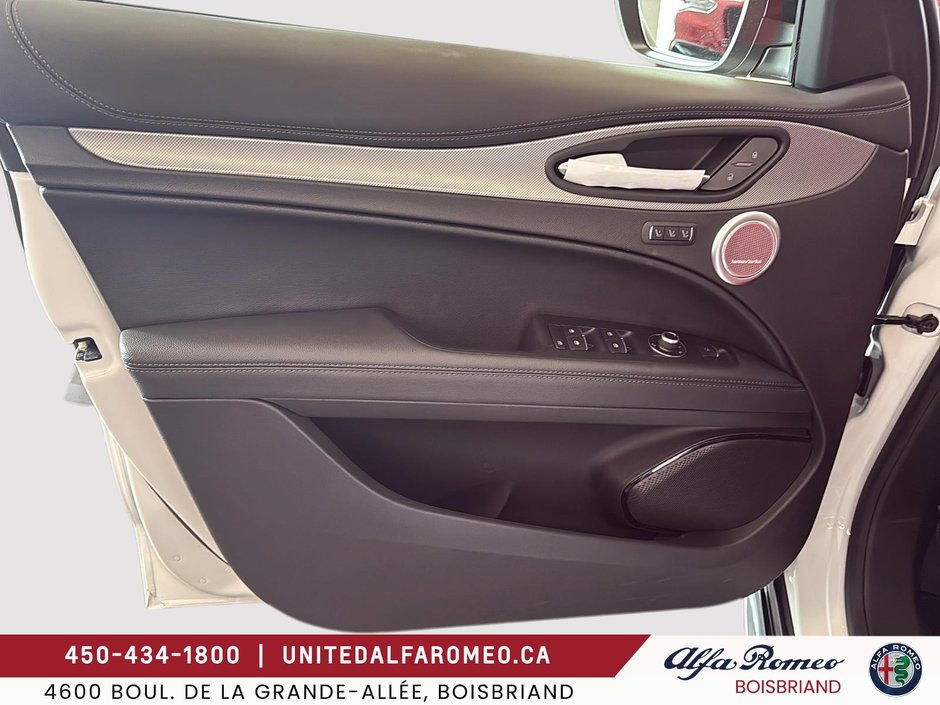 Alfa Romeo Stelvio  2025-10