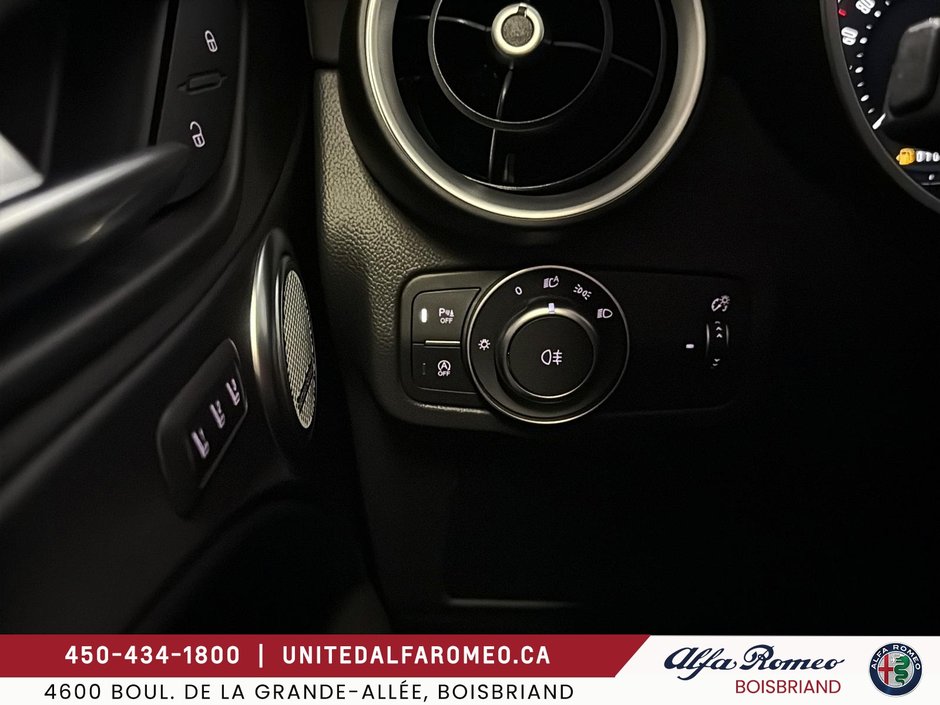 2025 Alfa Romeo Stelvio-20