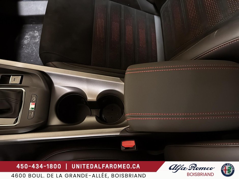 2024 Alfa Romeo Tonale PHEV VELOCE-13