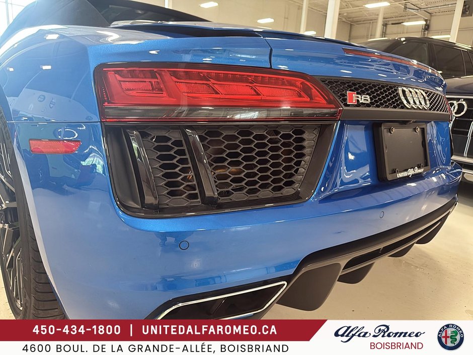 2017 Audi R8 V10,CONVERTIBLE,BAS KILO-26