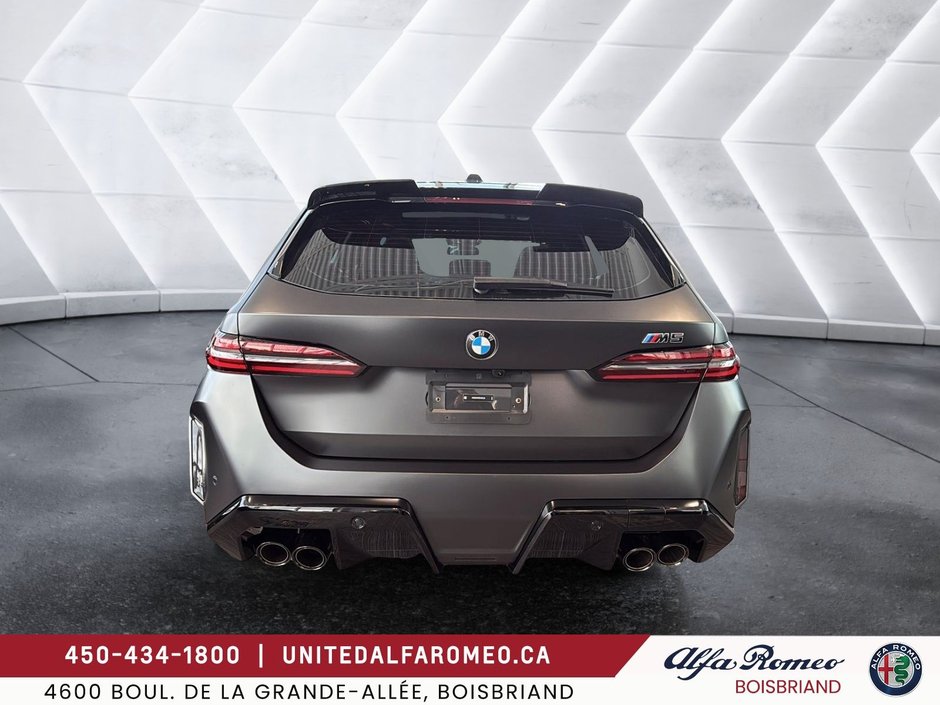 BMW M5 TOURING 717HP HYBRID $0 taxe de luxe 2025-2