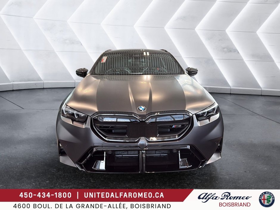 BMW M5 TOURING 717HP HYBRID $0 taxe de luxe 2025-1