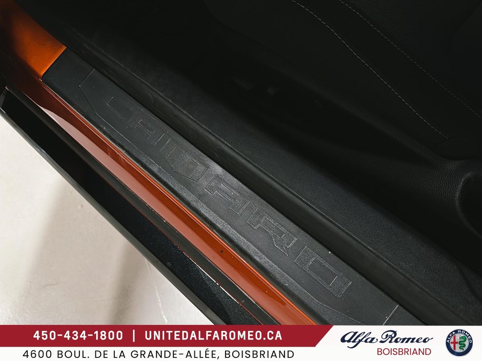 Chevrolet Camaro LT1 2023-29