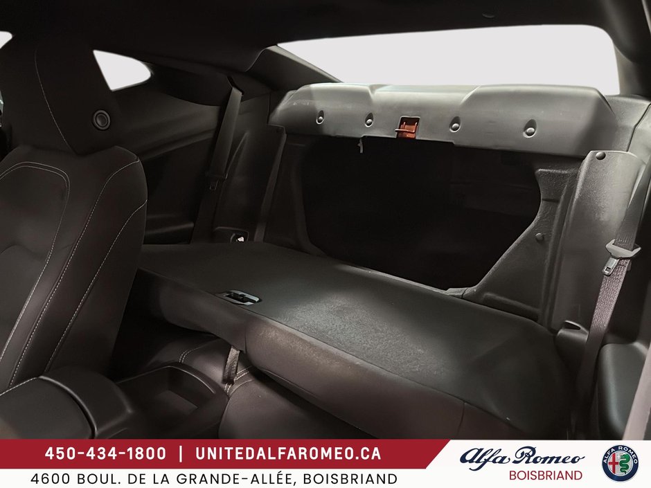 Chevrolet Camaro LT1 2023-10