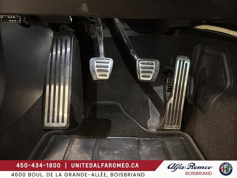 Chevrolet Corvette STINGRAY,TARGA,BAS MILLAGE COMME NEUVE 2019-29