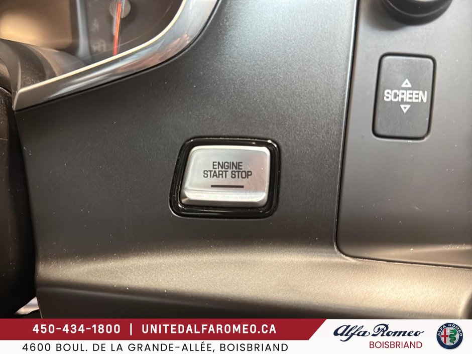 Chevrolet Corvette STINGRAY,TARGA,BAS MILLAGE COMME NEUVE 2019-28
