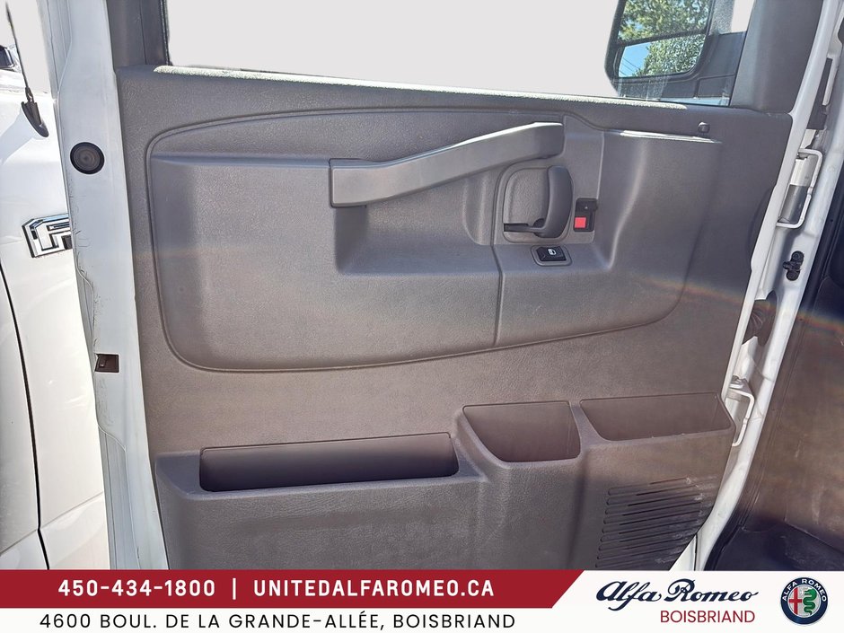 2023 Chevrolet Express Cargo Van 2500-9