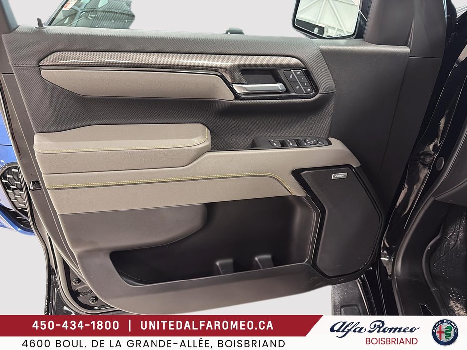 2025 Chevrolet Silverado 1500 ZR2,6.2L,CREWCAB,TOIT,NAVI,BAS MILLAGE-12