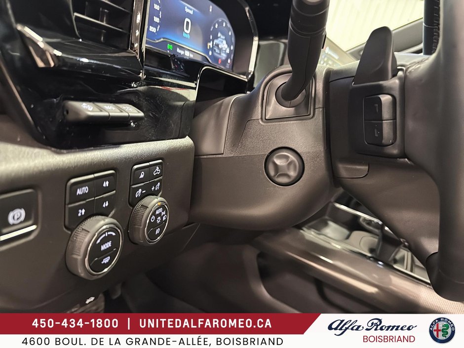 2025 Chevrolet Silverado 1500 ZR2,6.2L,CREWCAB,TOIT,NAVI,BAS MILLAGE-25