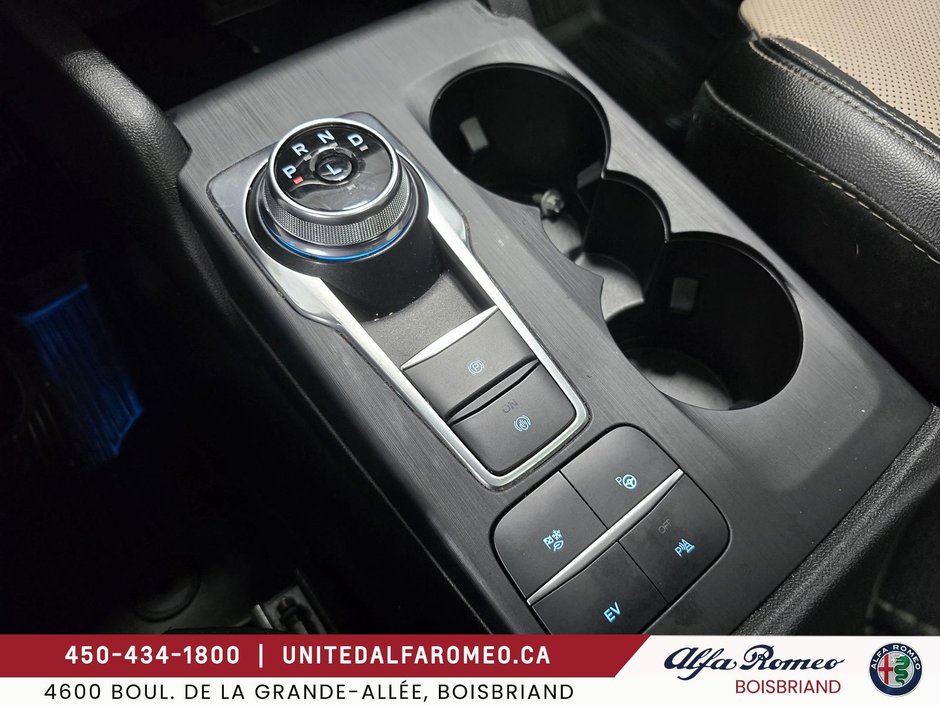 2022 Ford Escape Titanium Plug-In Hybrid-15