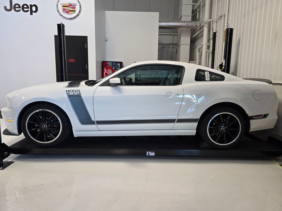 2013 Ford Mustang BOSS 302 ,NEUVE, COLLECTION 38 KILO-1