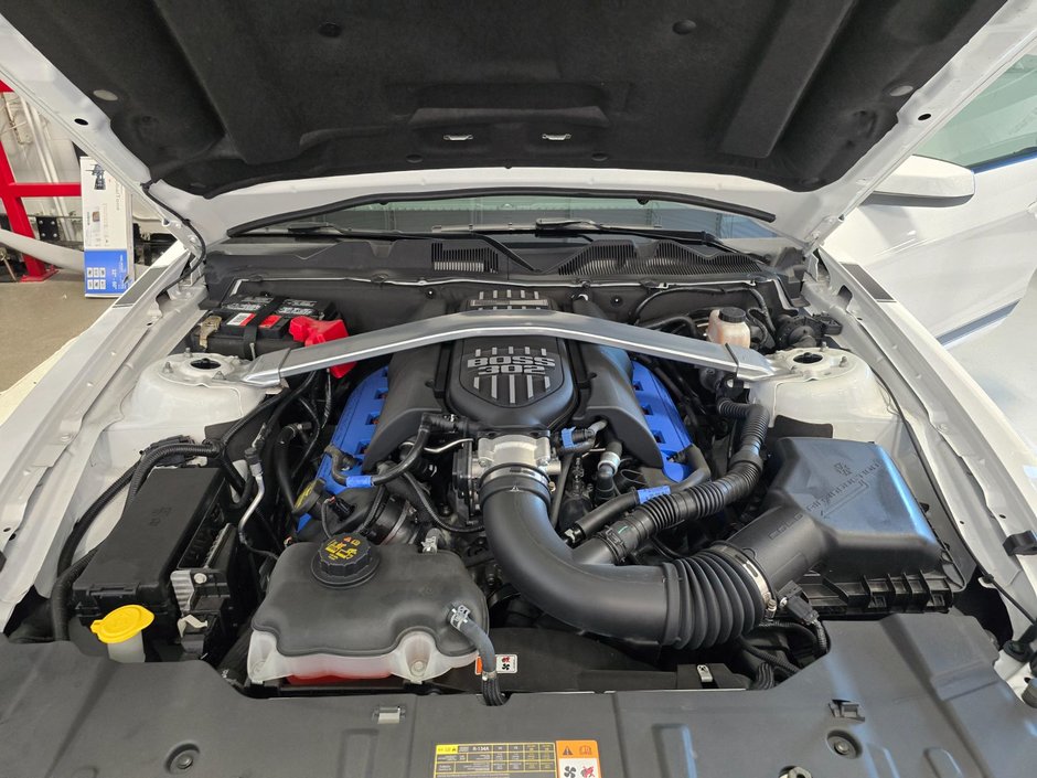 2013 Ford Mustang BOSS 302 ,NEUVE, COLLECTION 38 KILO-8