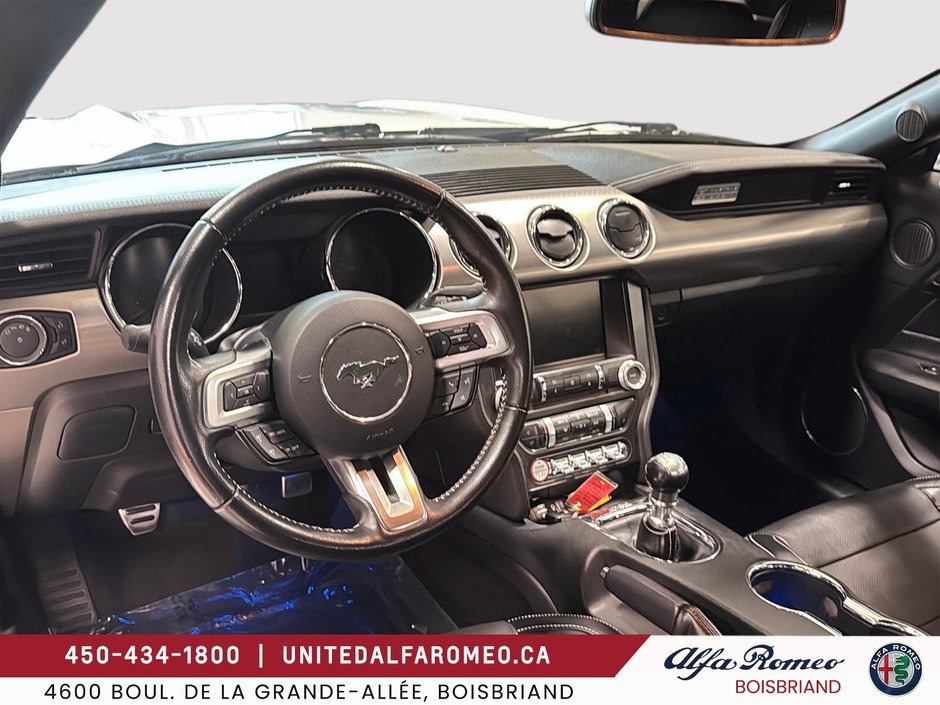 Ford Mustang GT Premium,MANUELLE,CONVERTIBLE,BAS MILLAGE 2015-13