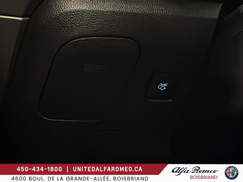 Ford Mustang GT Premium,MANUELLE,CONVERTIBLE,BAS MILLAGE 2015-25
