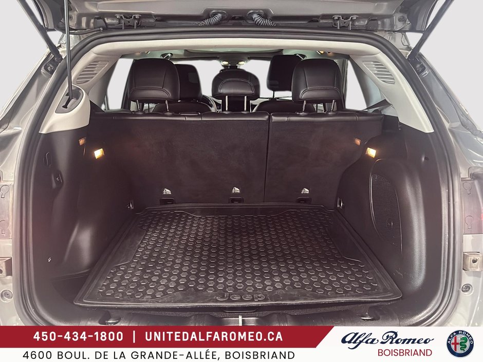 2022 Jeep Compass Trailhawk Elite-5