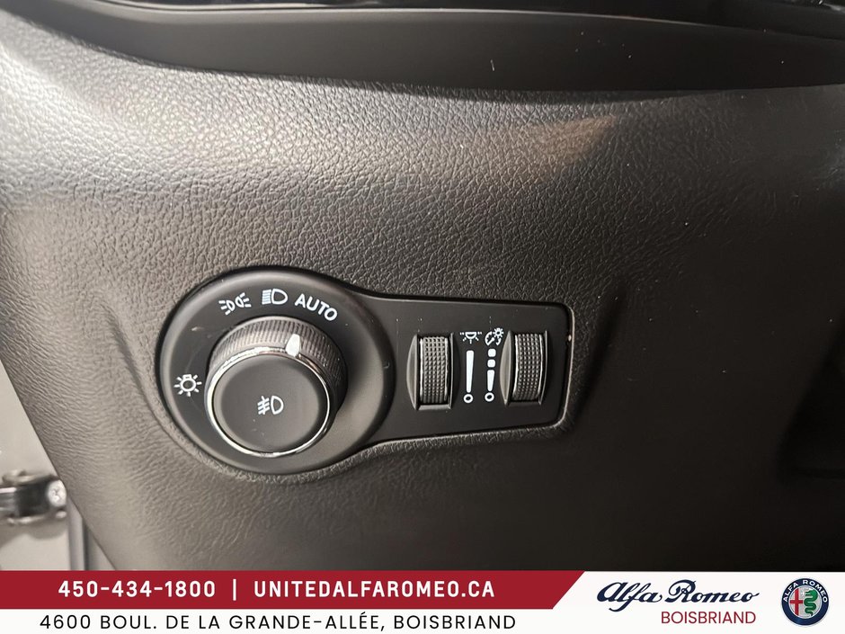 2022 Jeep Compass Trailhawk Elite-18