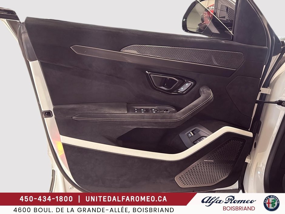 2025 Lamborghini URUS PERFORMANCE, COMME NEUF-12