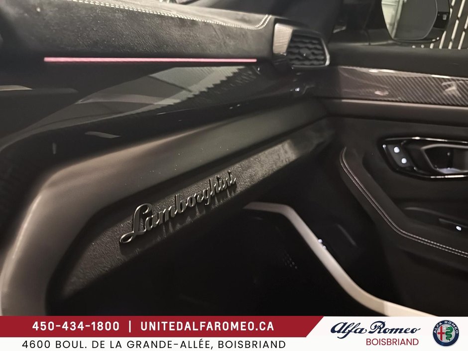 2025 Lamborghini URUS PERFORMANCE, COMME NEUF-24