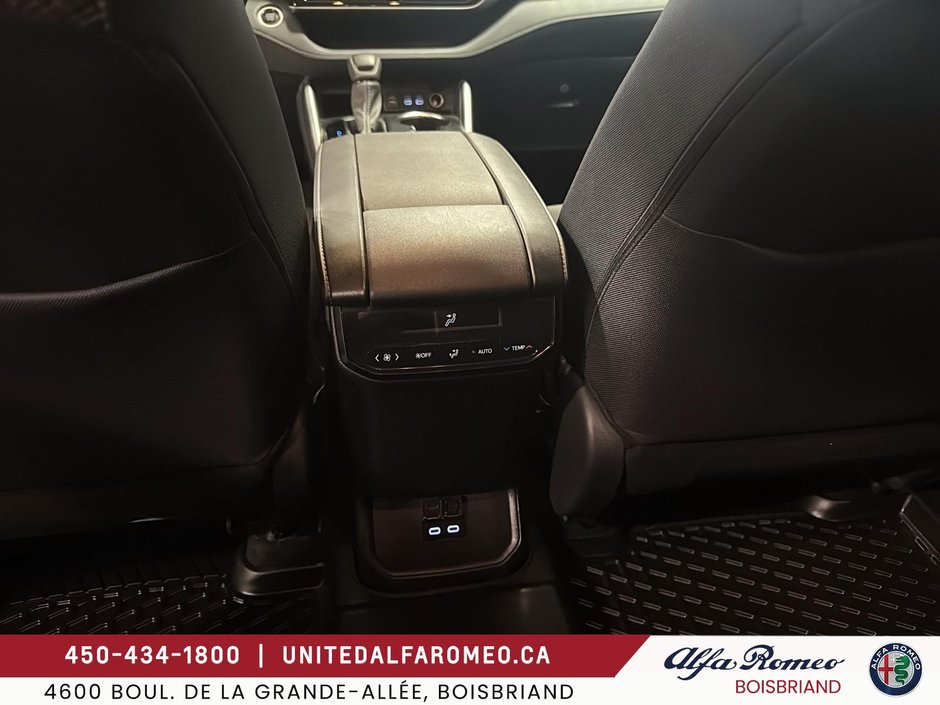 2024 Toyota Highlander LE ,AWD,7 PASS, FULL,TRES PROPRE-25
