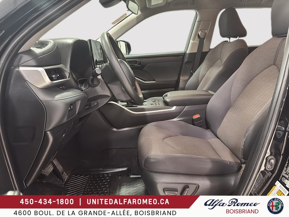 2024 Toyota Highlander LE ,AWD,7 PASS, FULL,TRES PROPRE-9