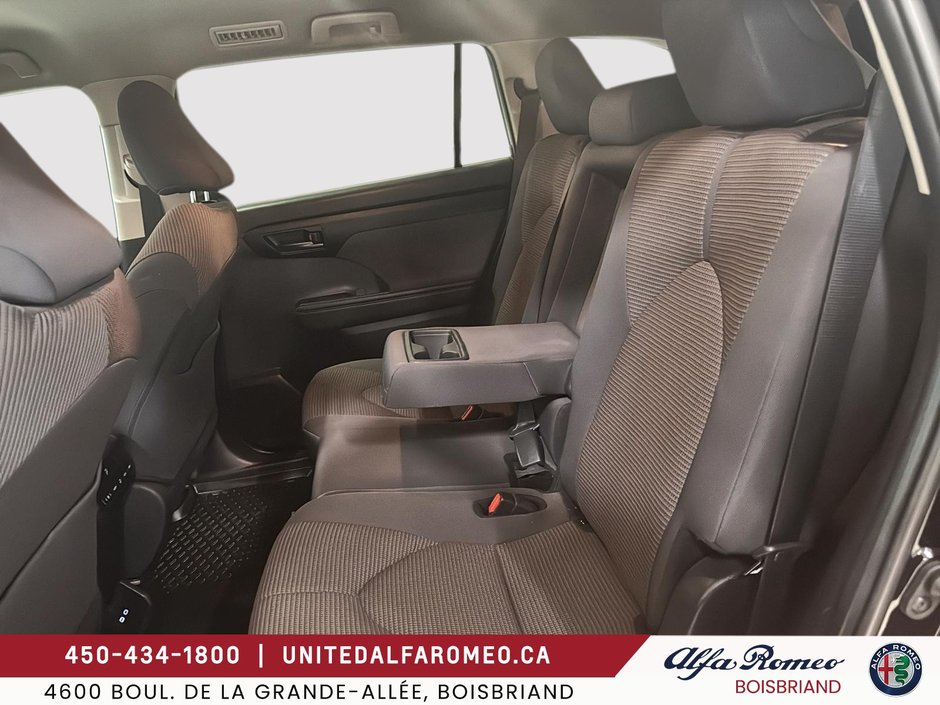 2024 Toyota Highlander LE ,AWD,7 PASS, FULL,TRES PROPRE-11