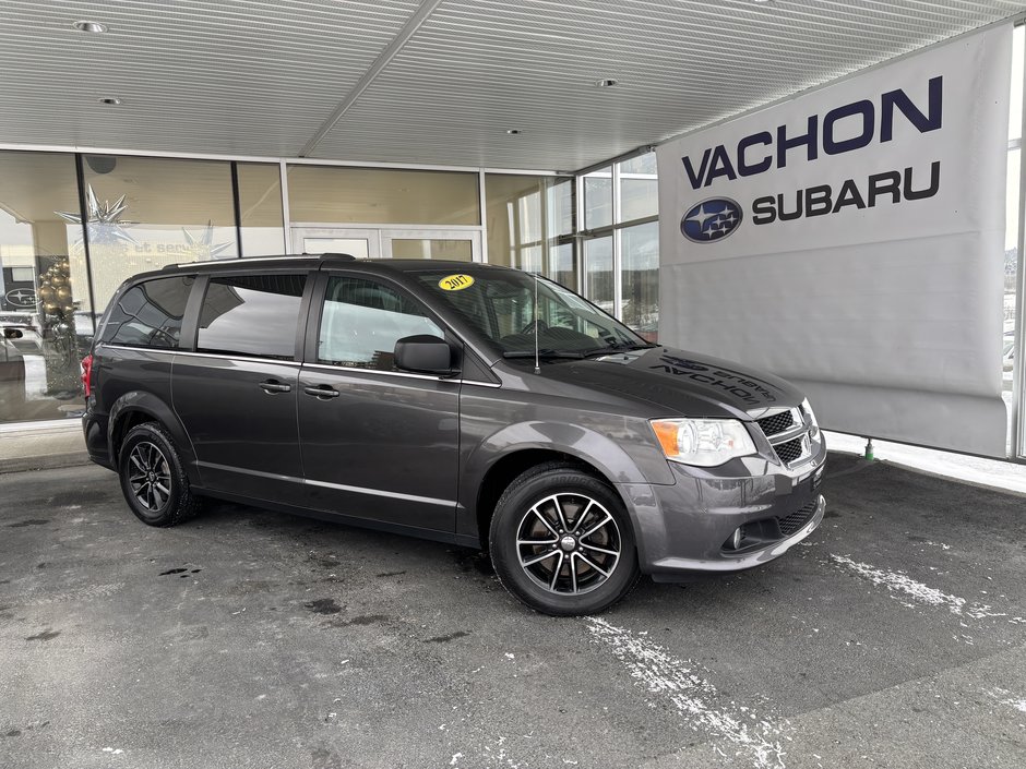 2018  Grand Caravan Crew Plus 2WD in Saint-Georges, Quebec