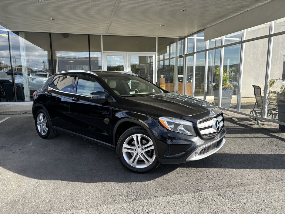 2015  GLA-Class 4MATIC 4dr GLA 250 in Saint-Georges, Quebec