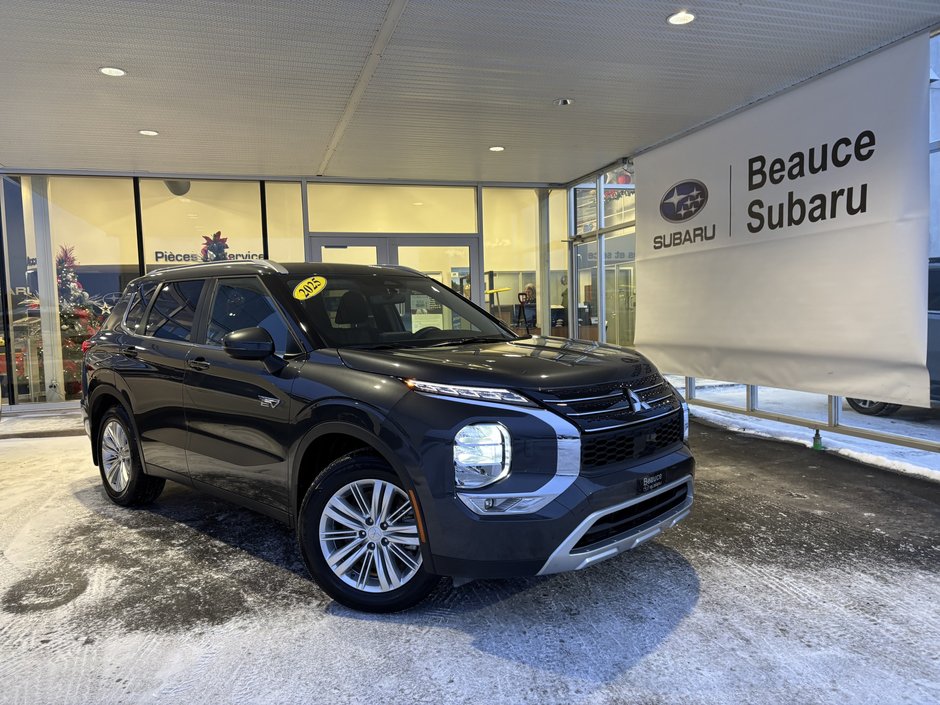2025 Mitsubishi Outlander PHEV SE S-AWC in Saint-Georges, Quebec