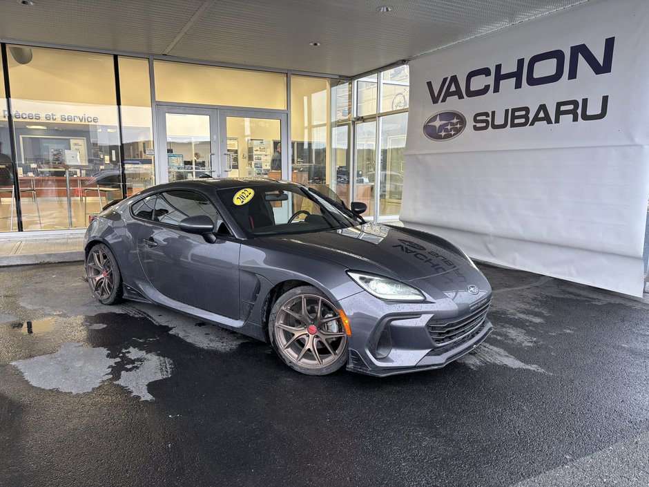 2022  BRZ Sport-tech Manual in Saint-Georges, Quebec