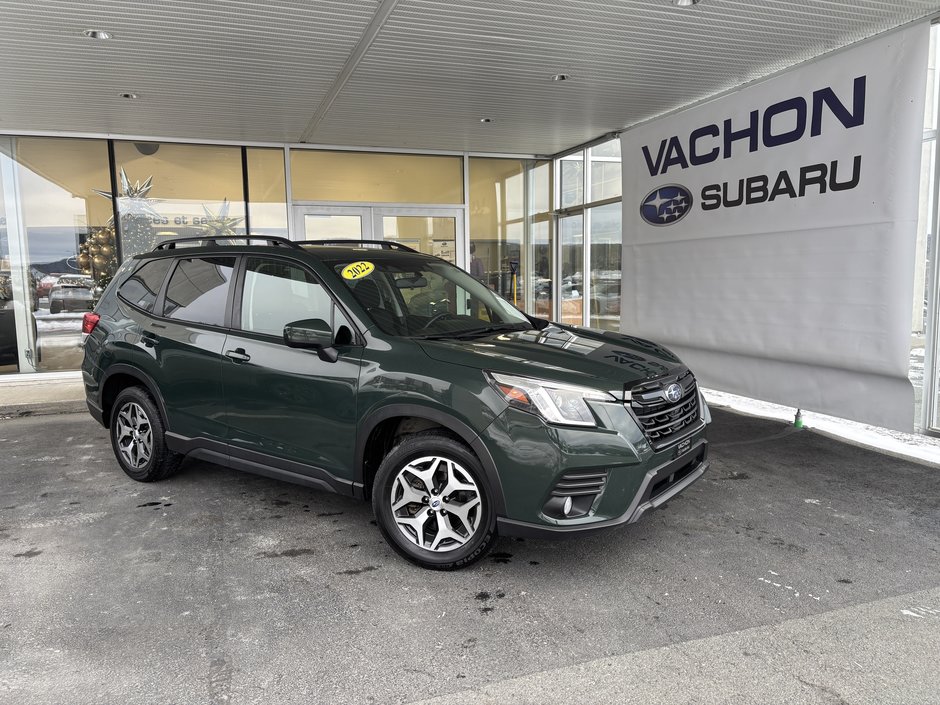 2022  Forester Touring CVT in Saint-Georges, Quebec