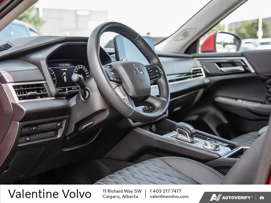 2024 Mitsubishi Outlander-12