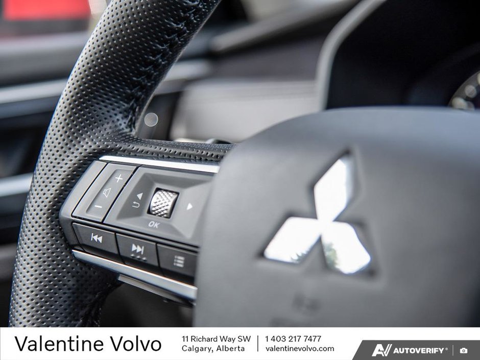 2024 Mitsubishi Outlander-17