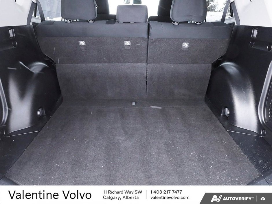 2015 Toyota RAV4 XLE-10