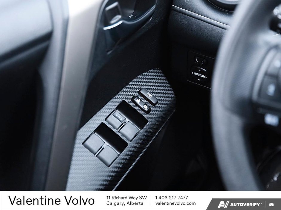 2015 Toyota RAV4 XLE-16